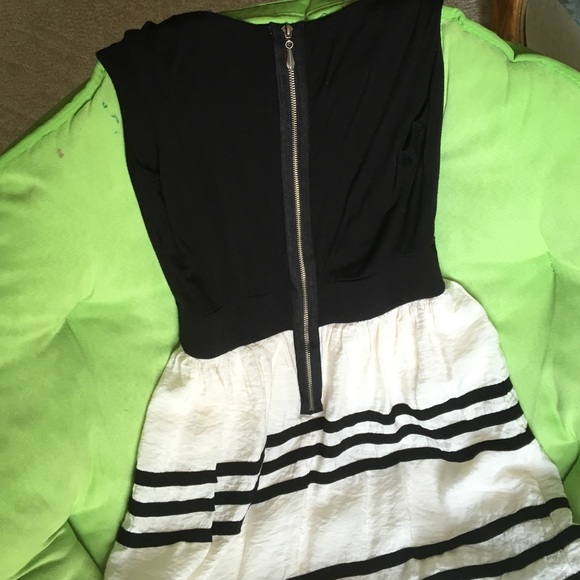 Dress 👗 - Picture 3 of 3