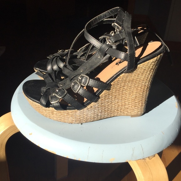 strappy black wedges