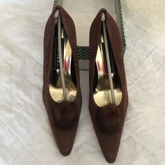 Brown swede 2 inch w/ Mink detail on toe size 8.5