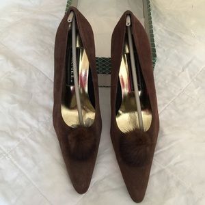 Brown swede 2 inch w/ Mink detail on toe size 8.5