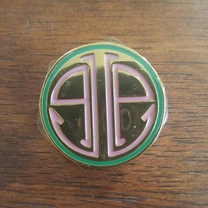 Lilly Pulitzer pin NWOT