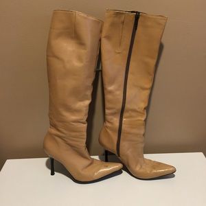 Heeled boots