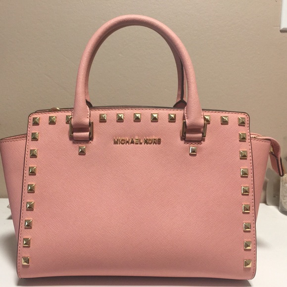 SALE🎉🎉 Authentic gently used Michael Kors purse