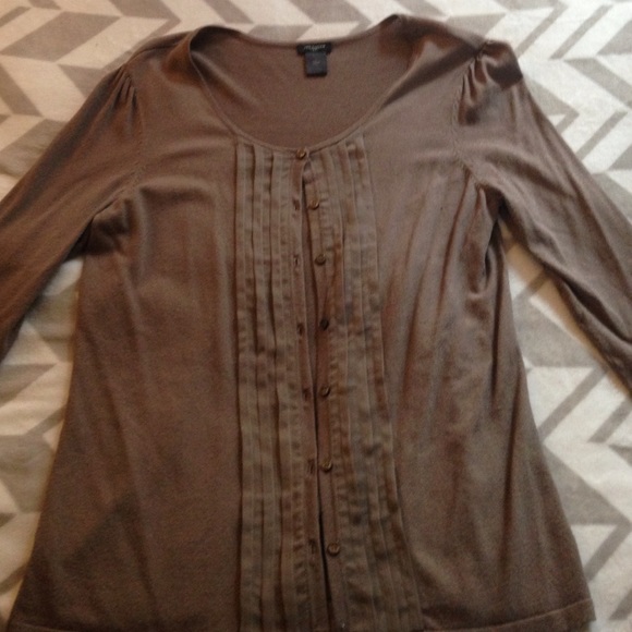 Ann Taylor 3/4 sleeve brown cardigan.