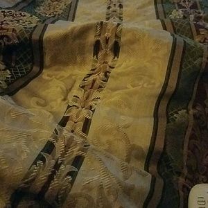 Meet your Posher, Claxton