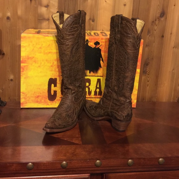 SEXY WOMENS CORRAL BOOTS!!