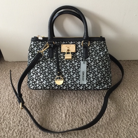 Final ♥️ new DKNY heritage pebbled PU shoulder bag - Picture 1 of 4