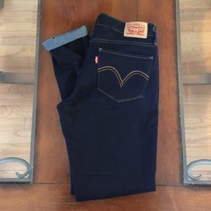 Levi's - 524 Skinny Jeans