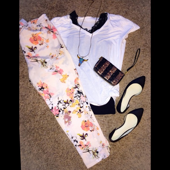 LOFT Floral Pants NWT😍🌺🌸 Small
