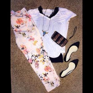 LOFT Floral Pants NWT😍🌺🌸 Small