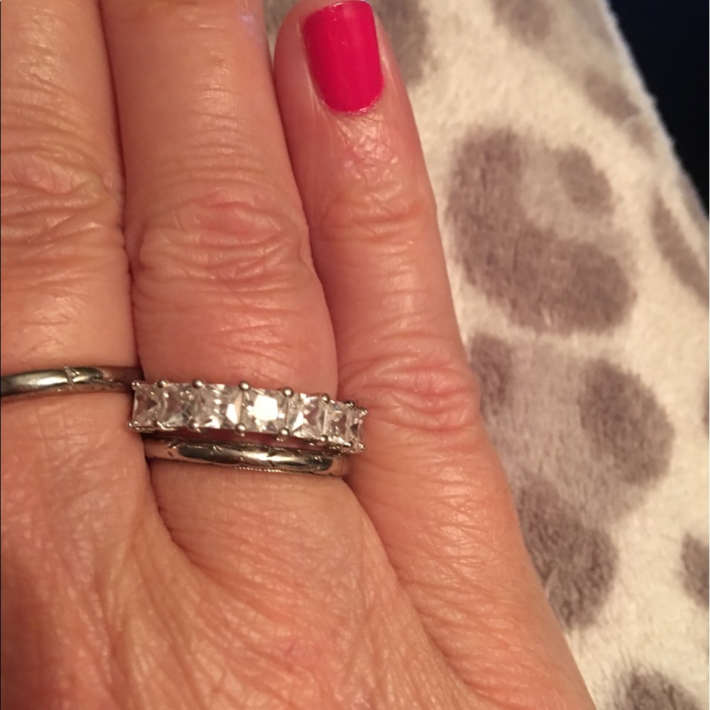 Diamondart Princess Cut Wedding Band