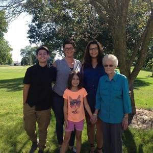 Meet your Posher, Sara