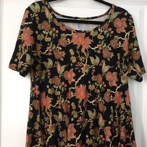 EUC LuLaRoe Perfect Tee
