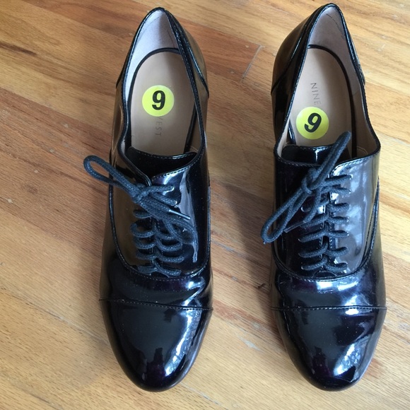 Nine West size 9 old fashion lace up heel.