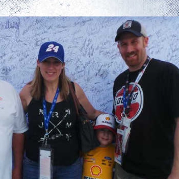 Meet your Posher, Tiffany - Picture 2 of 4