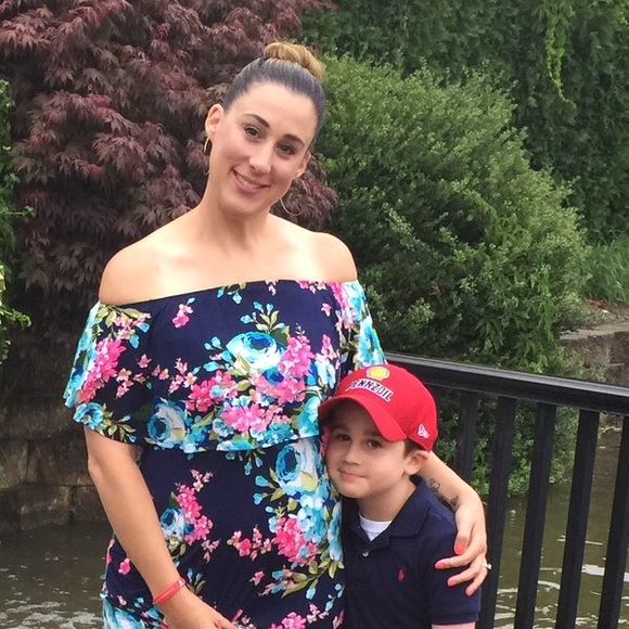 Meet your Posher, Tiffany - Picture 3 of 4