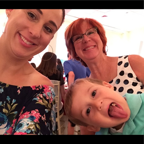 Meet your Posher, Tiffany - Picture 4 of 4