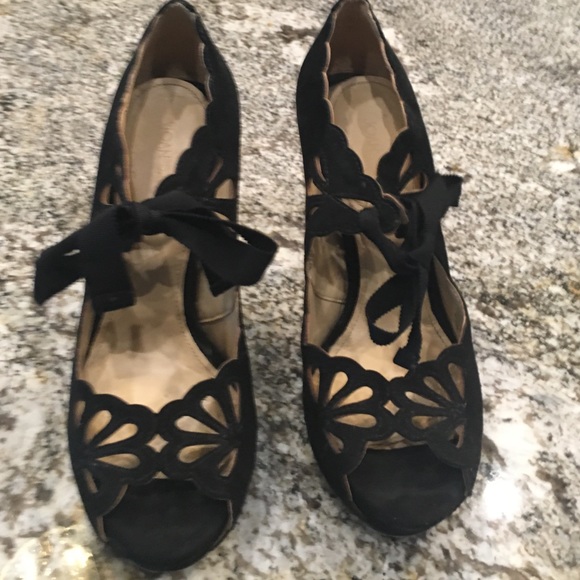 Shoes - Picture 2 of 4
