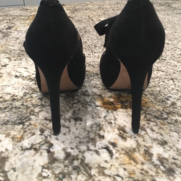 Shoes - Picture 3 of 4