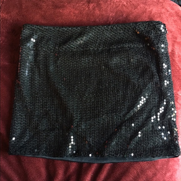 black sequin mini skirt