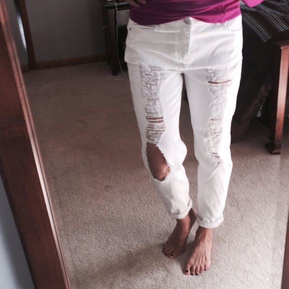 Forever 21 white distressed Jean