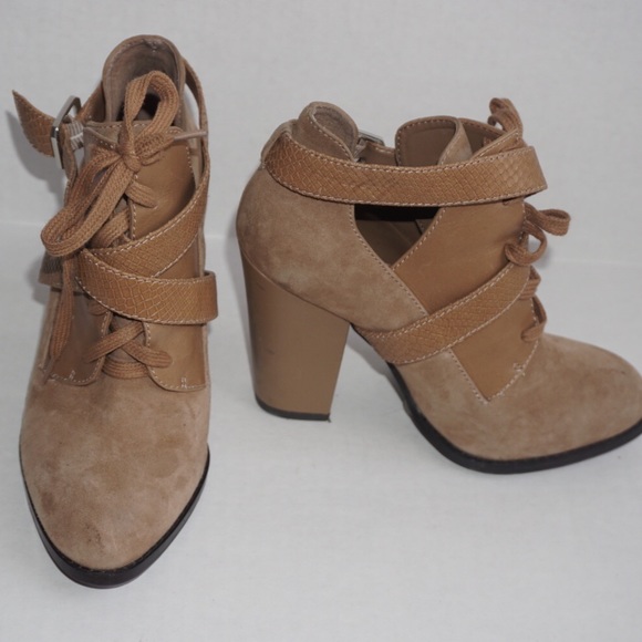 Gianni Bini brown booties