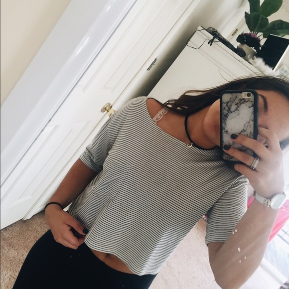CUTE BLACK & WHITE STRIPED TEE