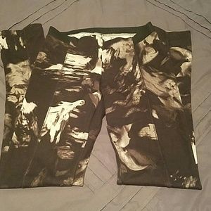 Black and cream colored leggings