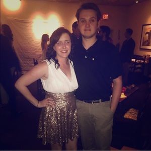 Super cute dress with a sparkly skirt!