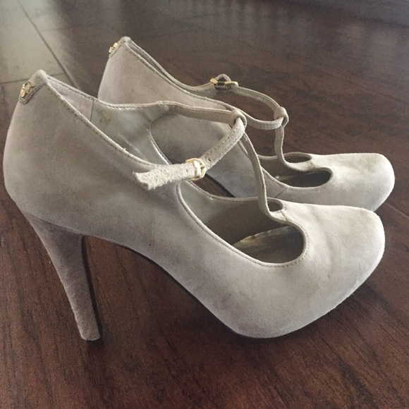 Guess Heels - Picture 2 of 3