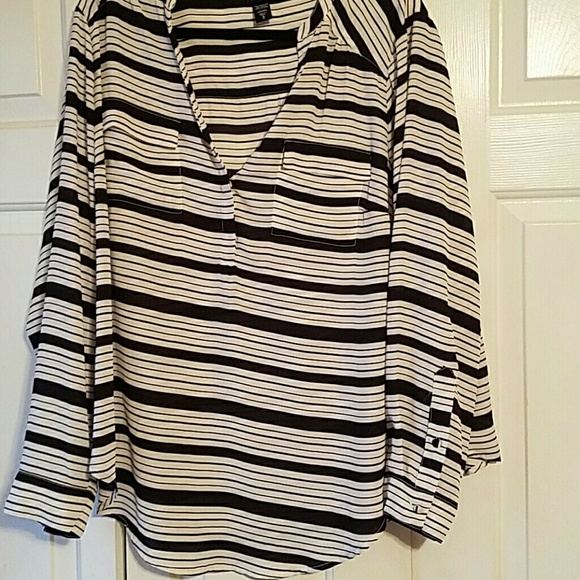 Torrid size 2 black white stripped blouse