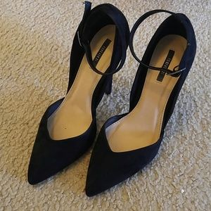 Pointy Toe Pumps