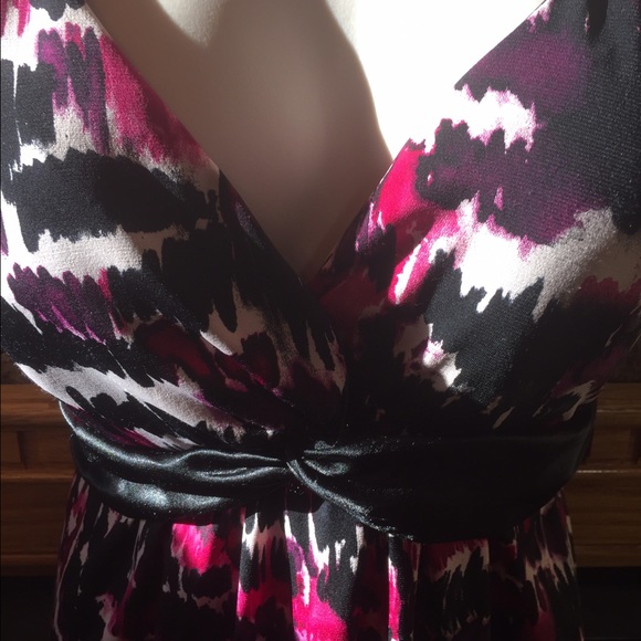 Dress - Picture 4 of 4
