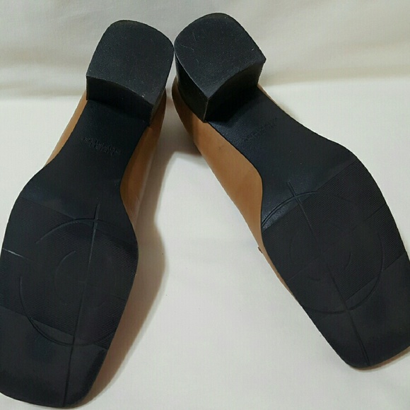 Tan loafers - Picture 3 of 4