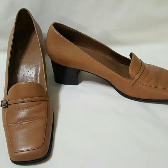 Tan loafers - Picture 4 of 4