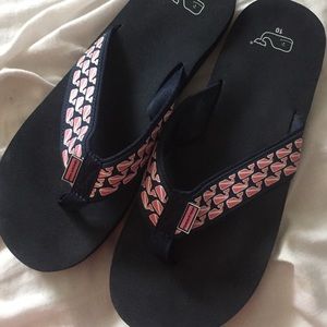 Vineyard Vines flip flops
