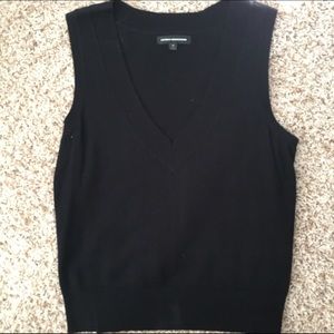 Black Express sweater vest - size medium