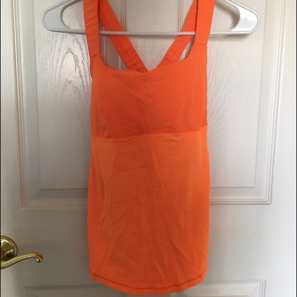 crisscross lululemon tank. size 4