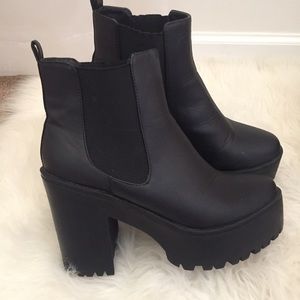 Black Platform Chelsea Boots