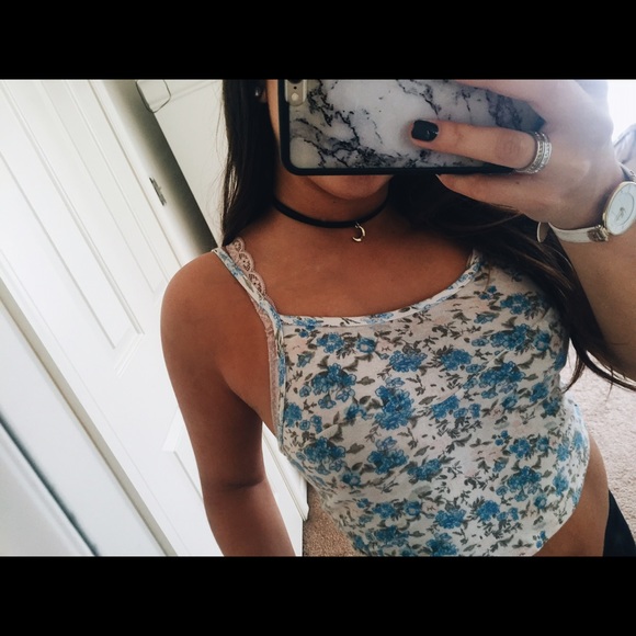 CUTE FLORAL PRINT CROP TOP
