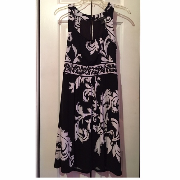 XS White House Black Market Dress