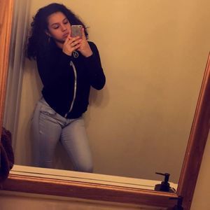 Meet your Posher, Nathaly