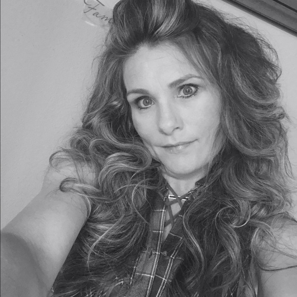 Meet your Posher, Tracy - Picture 1 of 1