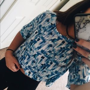BLUE & WHITE PATTERN TEE