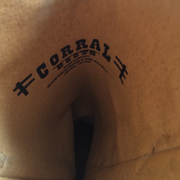 Corral Boots - Picture 3 of 4