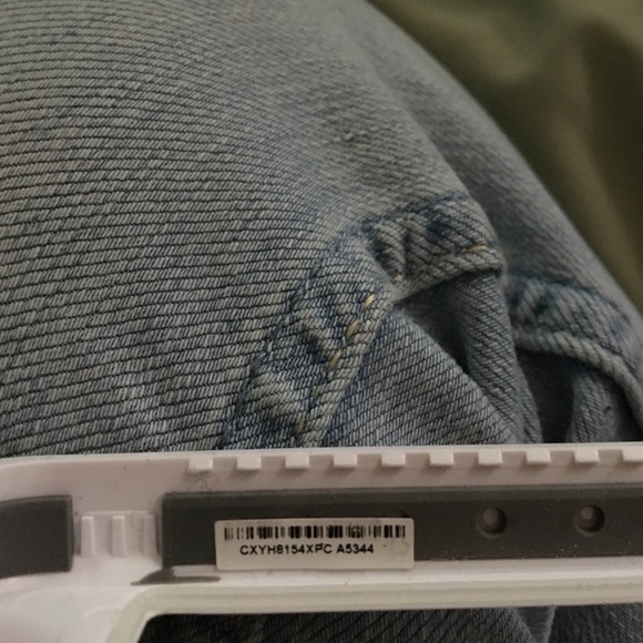 iPhone 5c LifeProof case - Picture 4 of 4