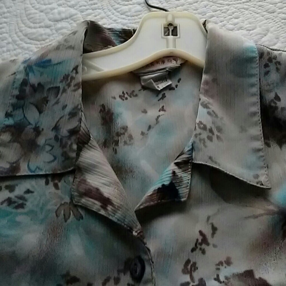Flowered blouse - Picture 4 of 4