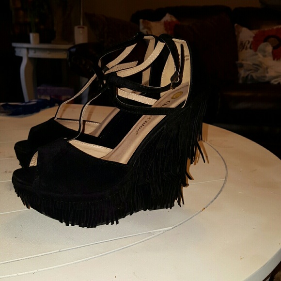 Black Fringe Wedges