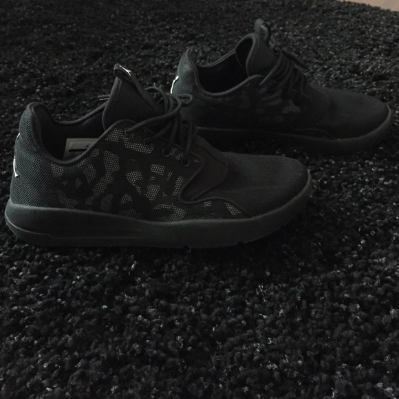 Sneaker - Picture 2 of 4