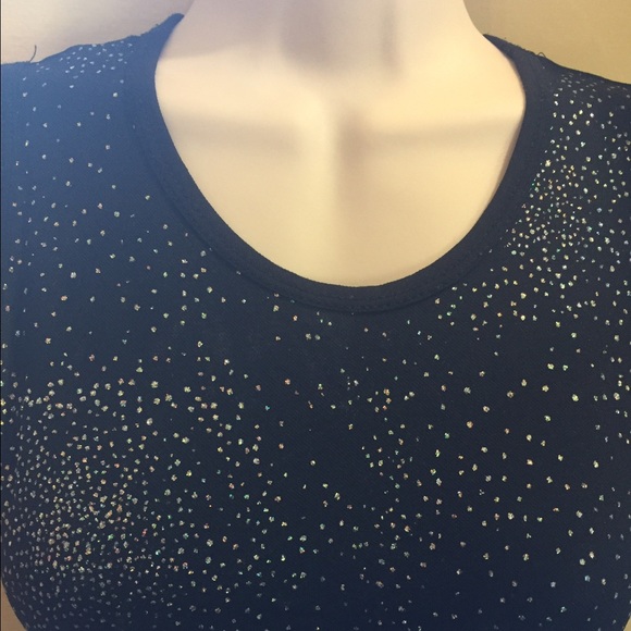 Top - Picture 2 of 3